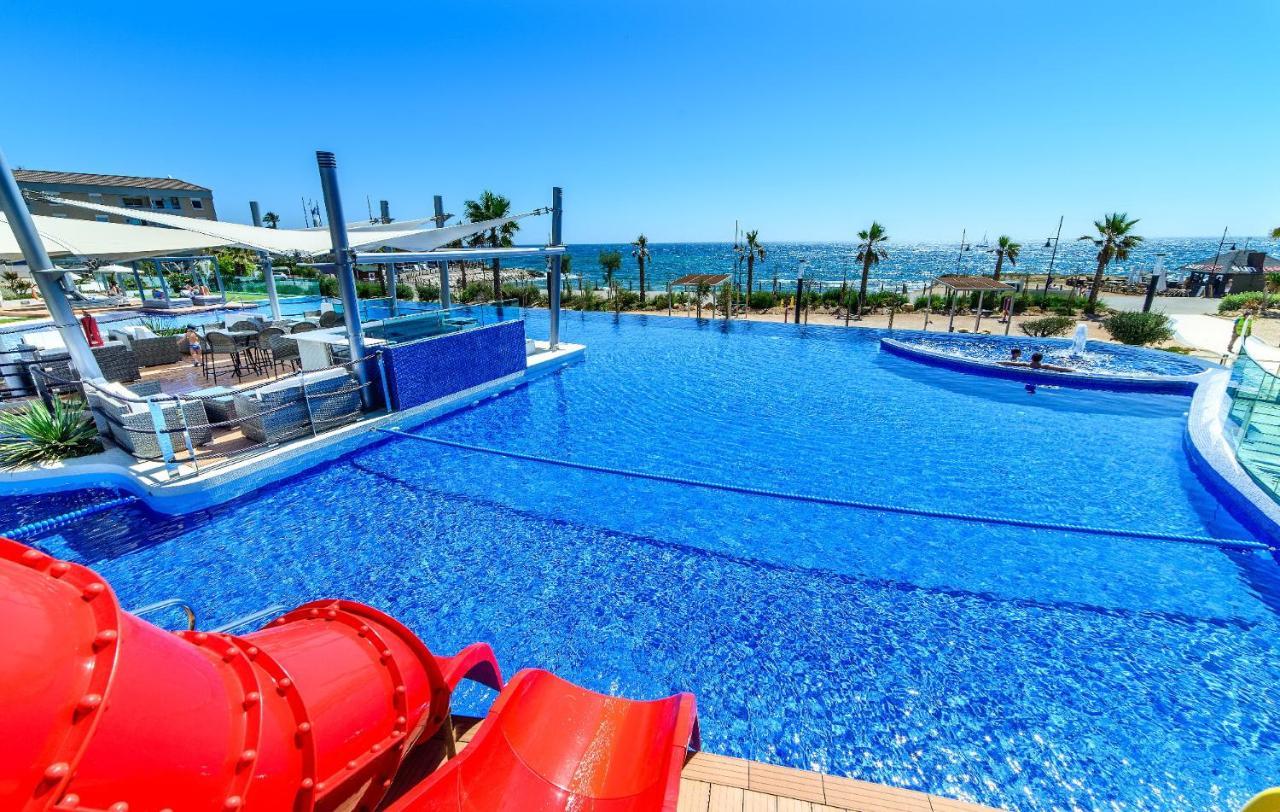 Apartamento En Sea Senses Freya ตอร์เรเวียคา ภายนอก รูปภาพ